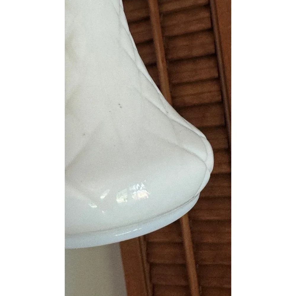 Vintage Hoosier Glass White Milk Glass Diamond Quilted Bud Vase 4092 9